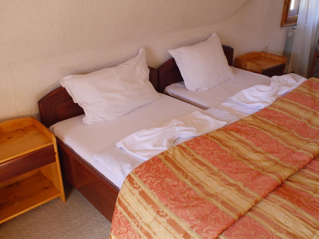 Family Hotel Silver สโมลยัน ภายนอก รูปภาพ